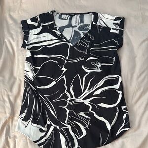 Express Black & White Floral V-Neck Blouse